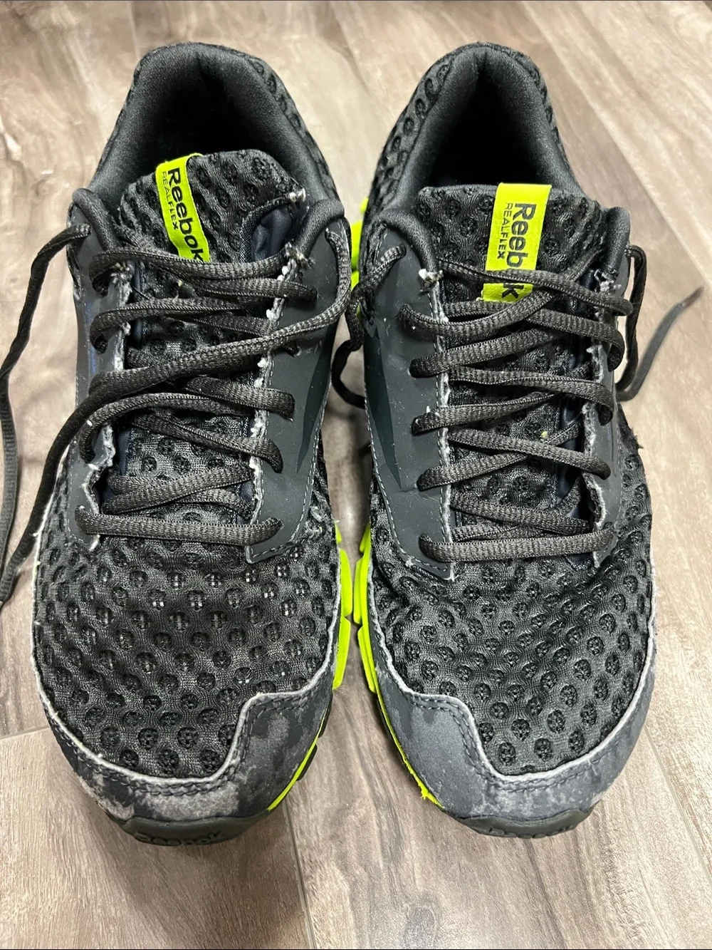 🔥🔥Reebok Men’s Black & Neon Yellow Running Shoes